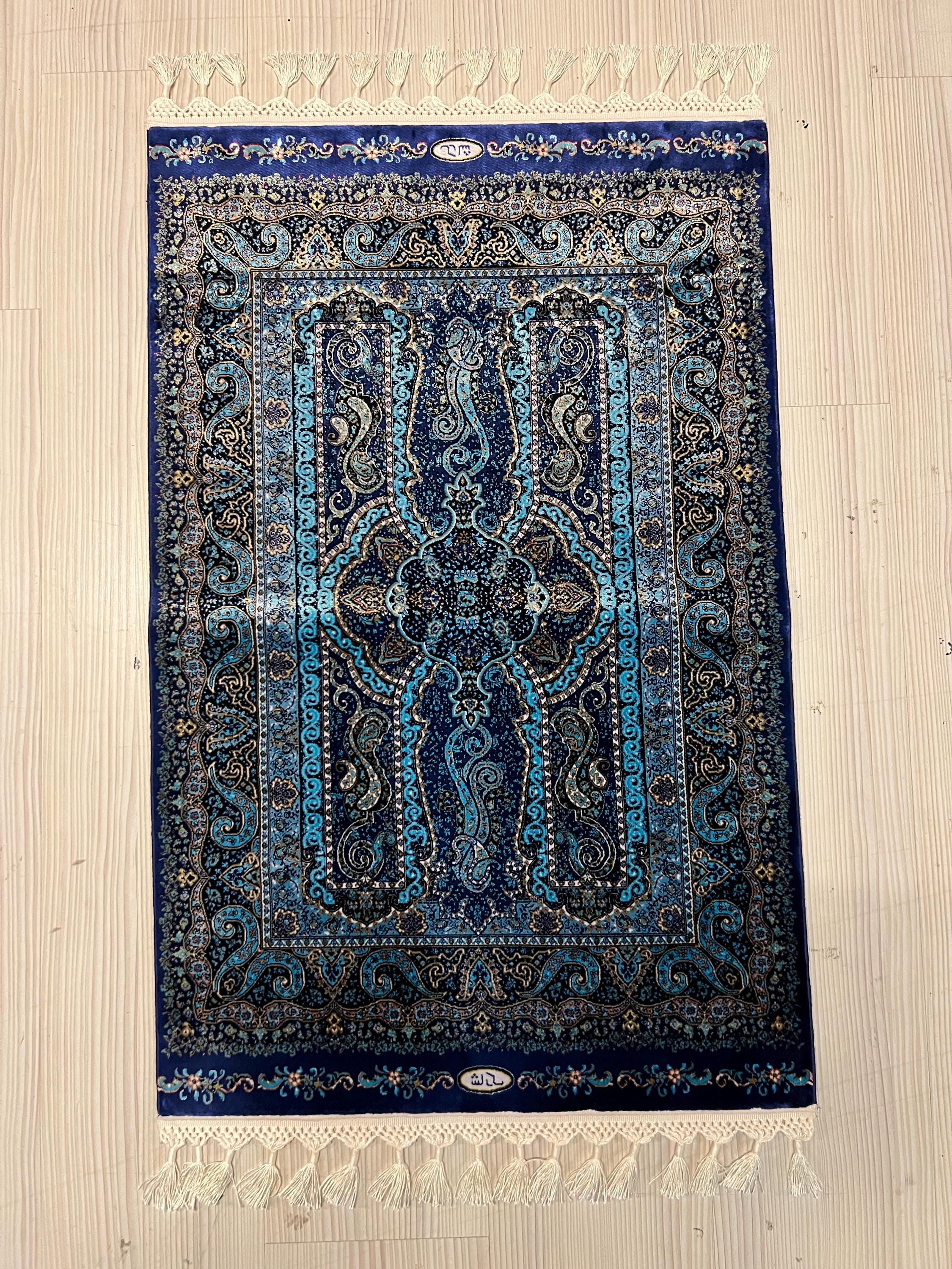 Blue Medallion Modal Silk Rug, Turkish Design (2x3 ft)