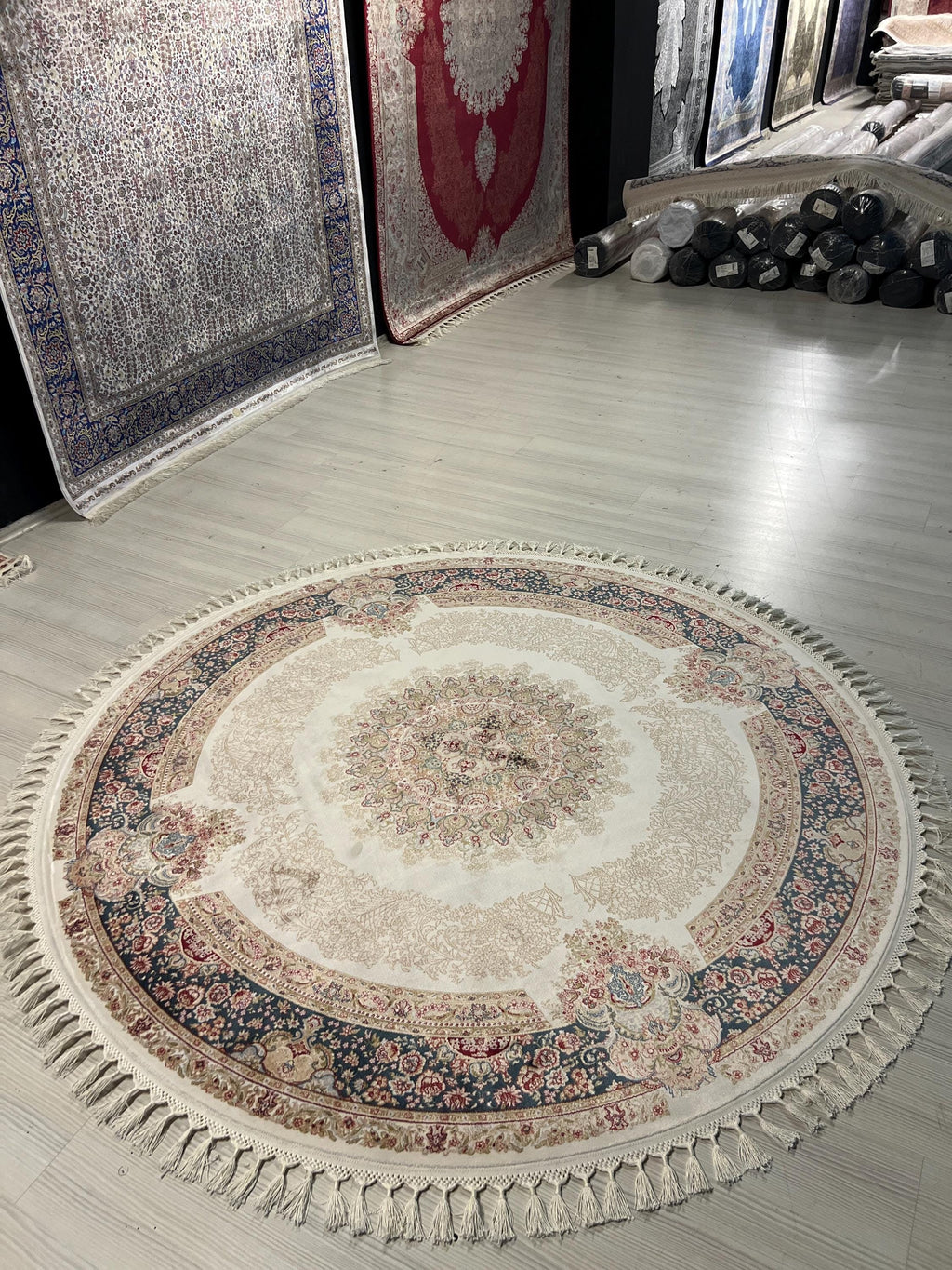 5x5 Round Silk Rug, Beige Blue Floral Design Oriental Area Rug for Living Room