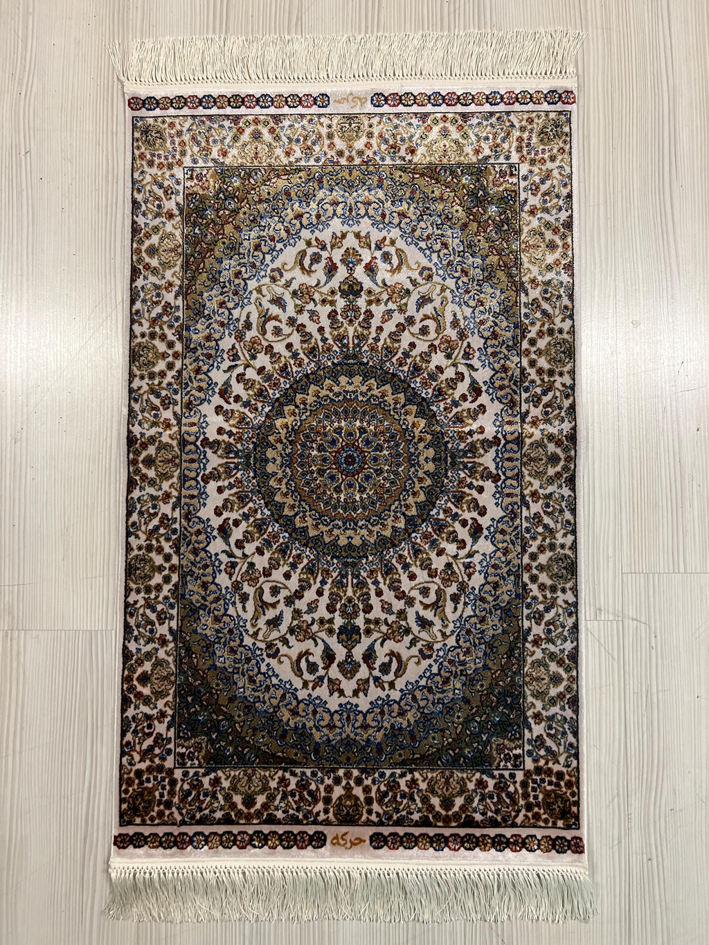 Gray Mini Silk Rug, Medallion Turkish Design, Gift Rug (2x3 ft)