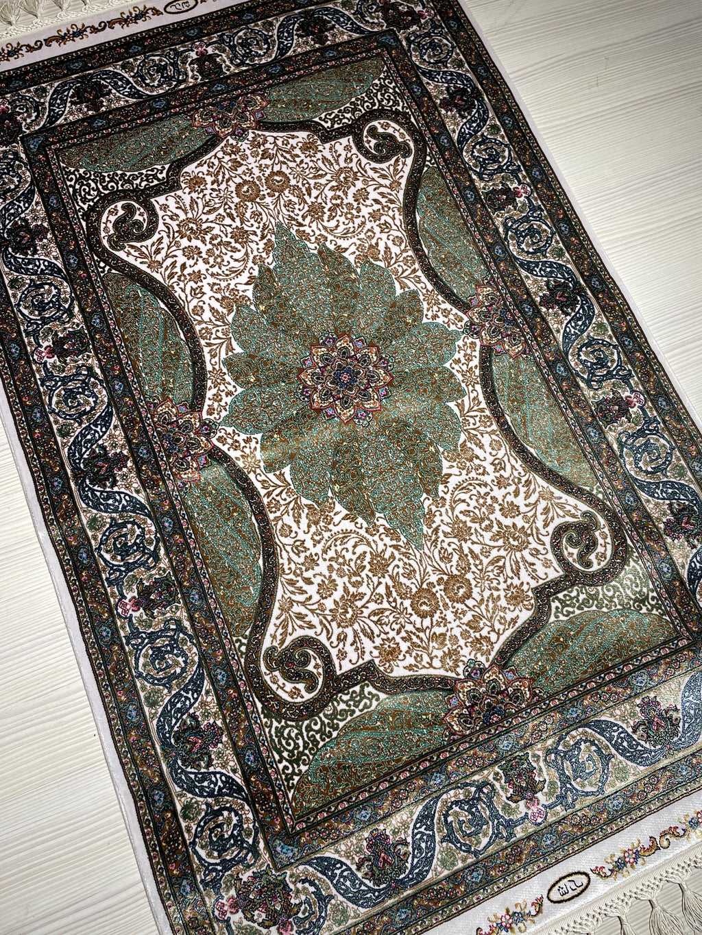 3x4 ft Emerald Green Modal Silk Accent Rug, Floral Medallion Area Rug for Entryway Decor