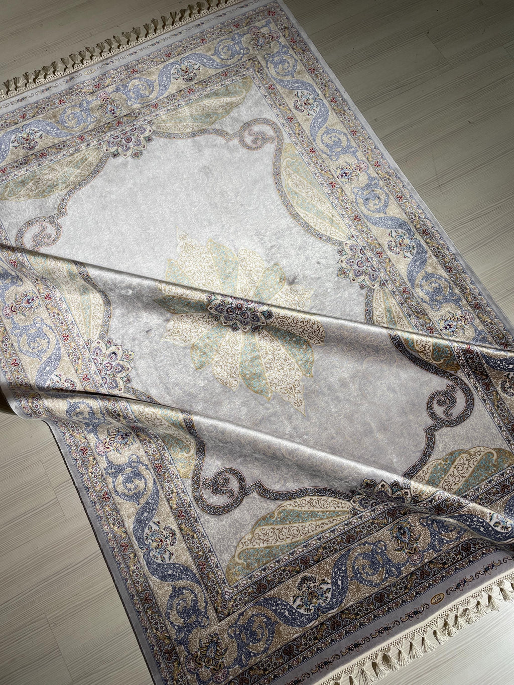 5x8 ft Gray Floral Medallion Modal Silk Rug, Luxury Living Room Area Rug