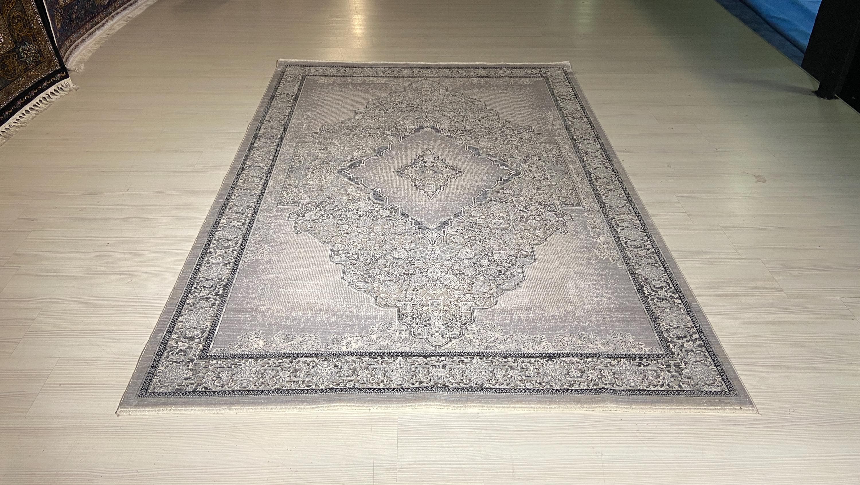 5x8 ft Gray Vintage Bamboo Rug, Distressed Medallion Area Rug, Neutral Living Room Carpet